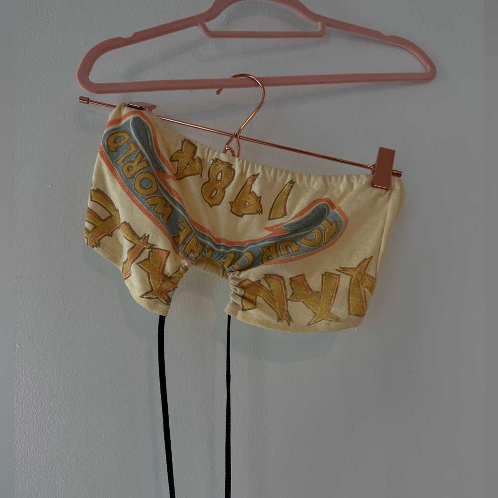 Iam KOKO LA vintage top. In around size xs/s.